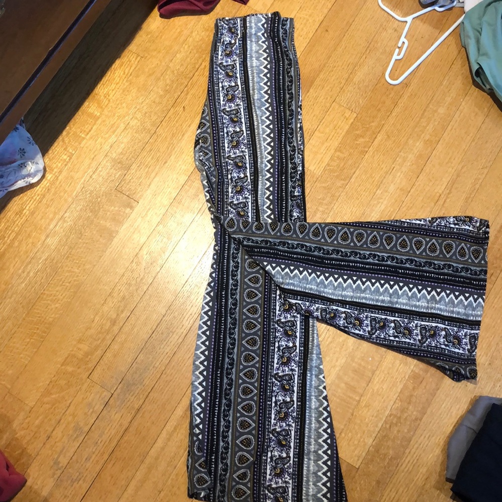 Patterned Flare Leggings